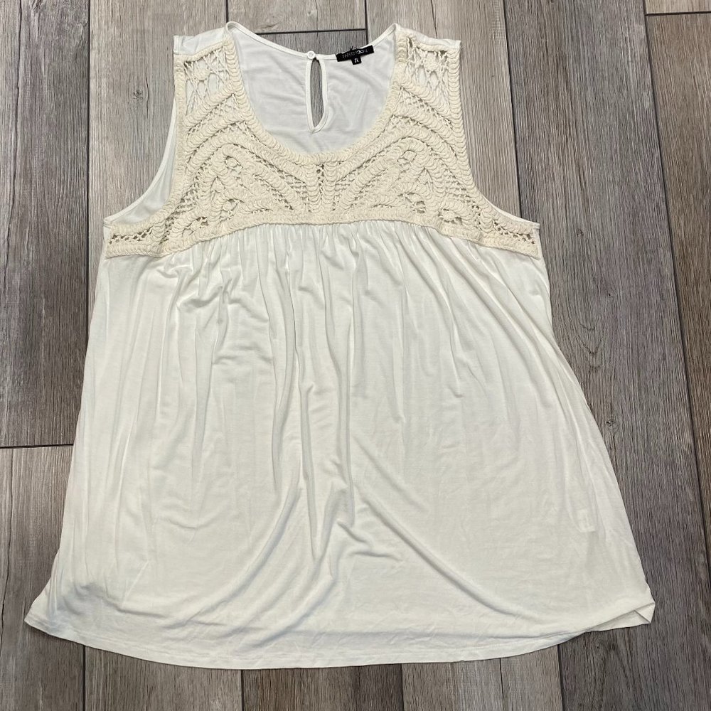 Women's size 2X Papermoon cream crochet tank